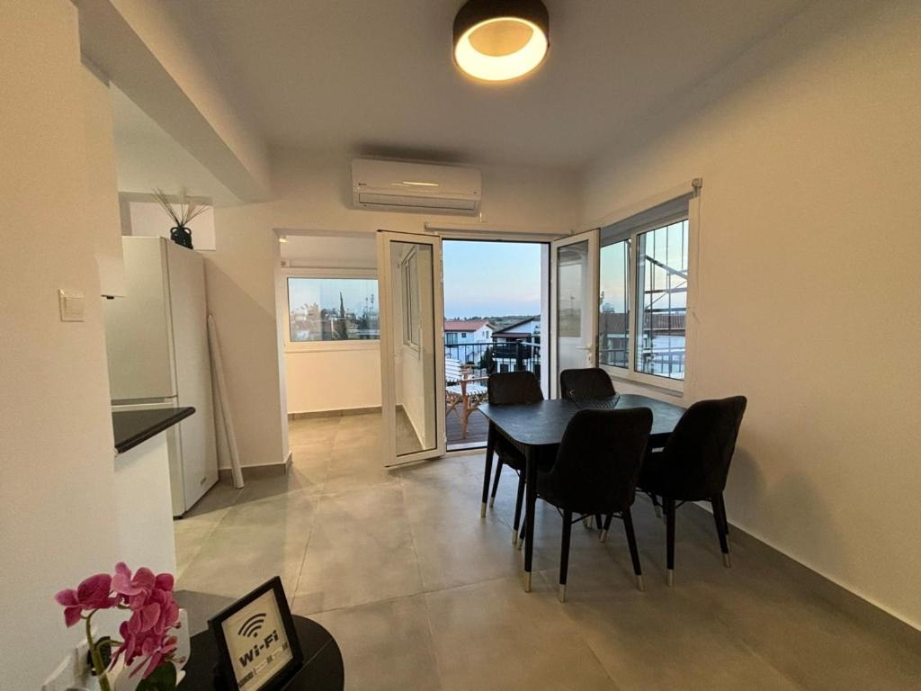 Venus Lighthouse 2B, Sea-View, Paphos Center 아파트 외부 사진